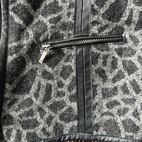 Grey jacket - Picture 9 of 10